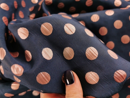 Brocard navy cu buline roz