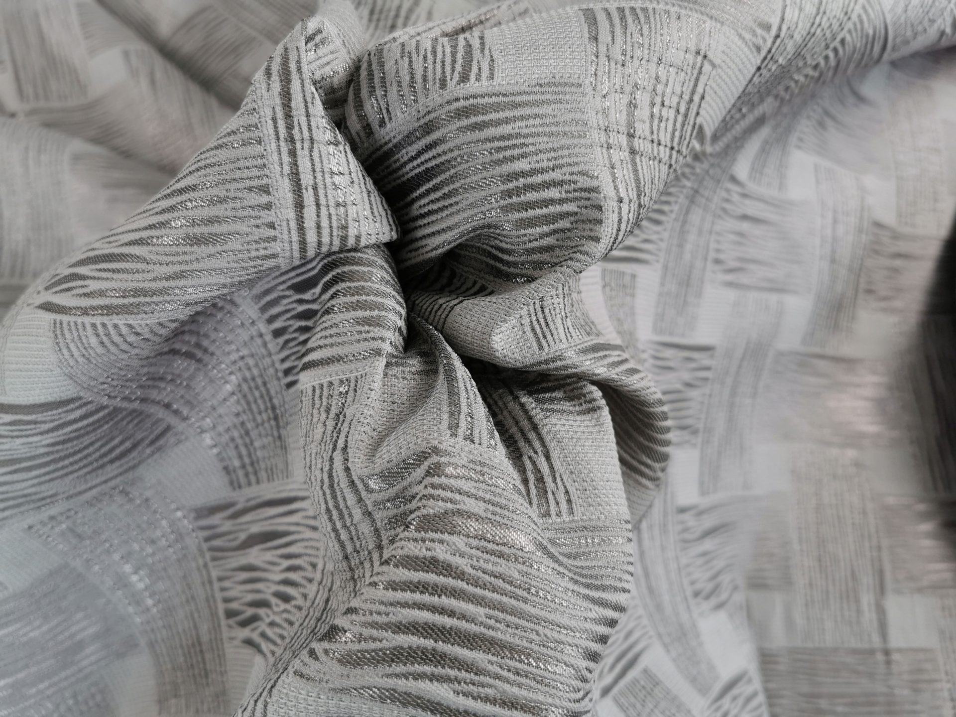 Brocard argintiu texturat cu fir metalizat - imagine 3