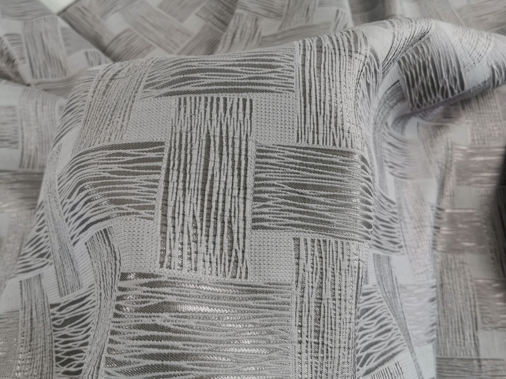 Brocard argintiu texturat cu fir metalizat - imagine 4