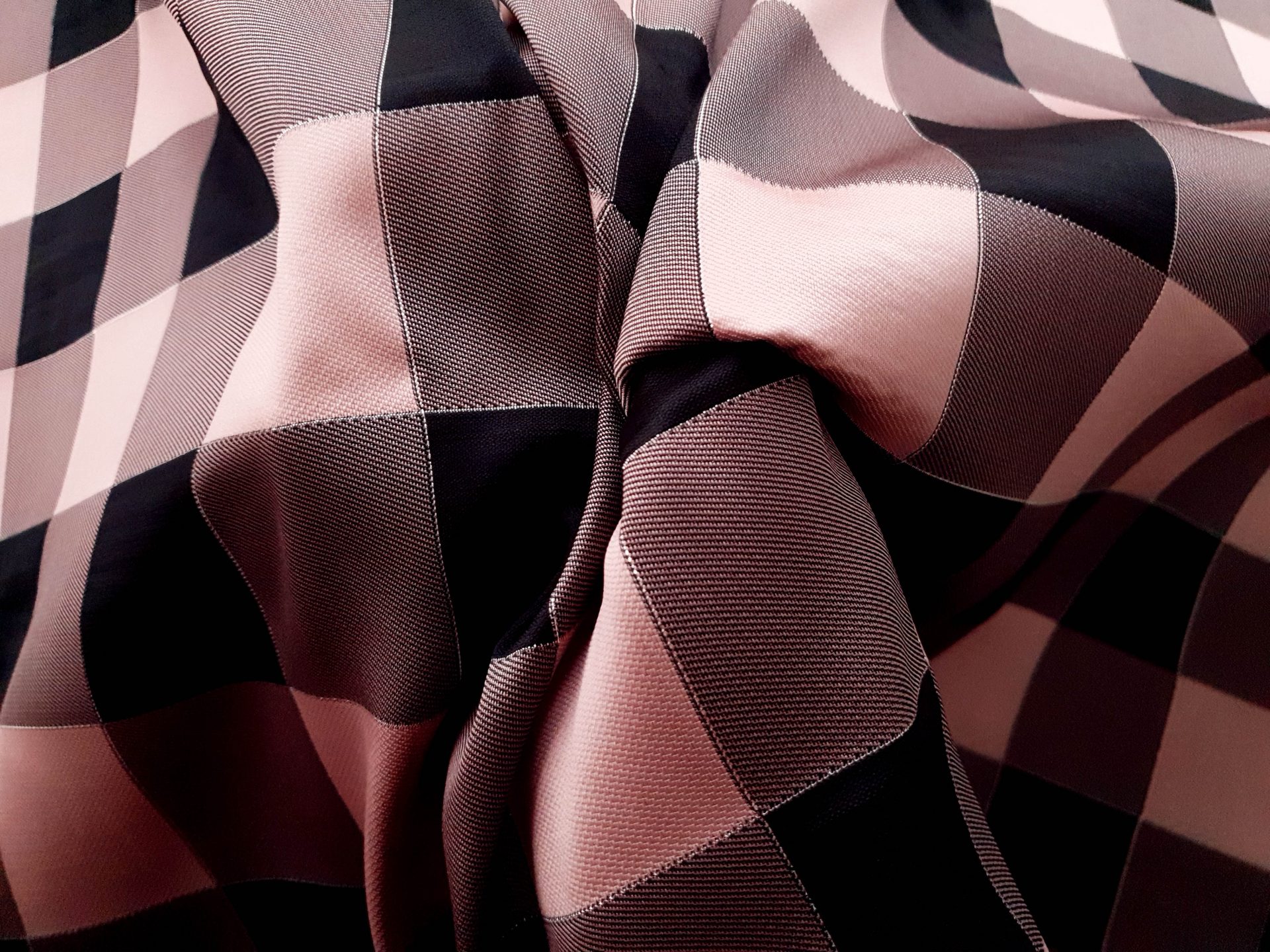 Brocard jacquard in carouri roz-negru - imagine 7