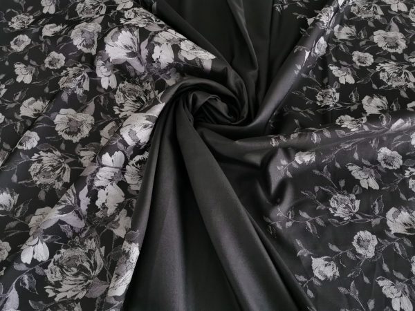 Brocard gri & negru cu flori