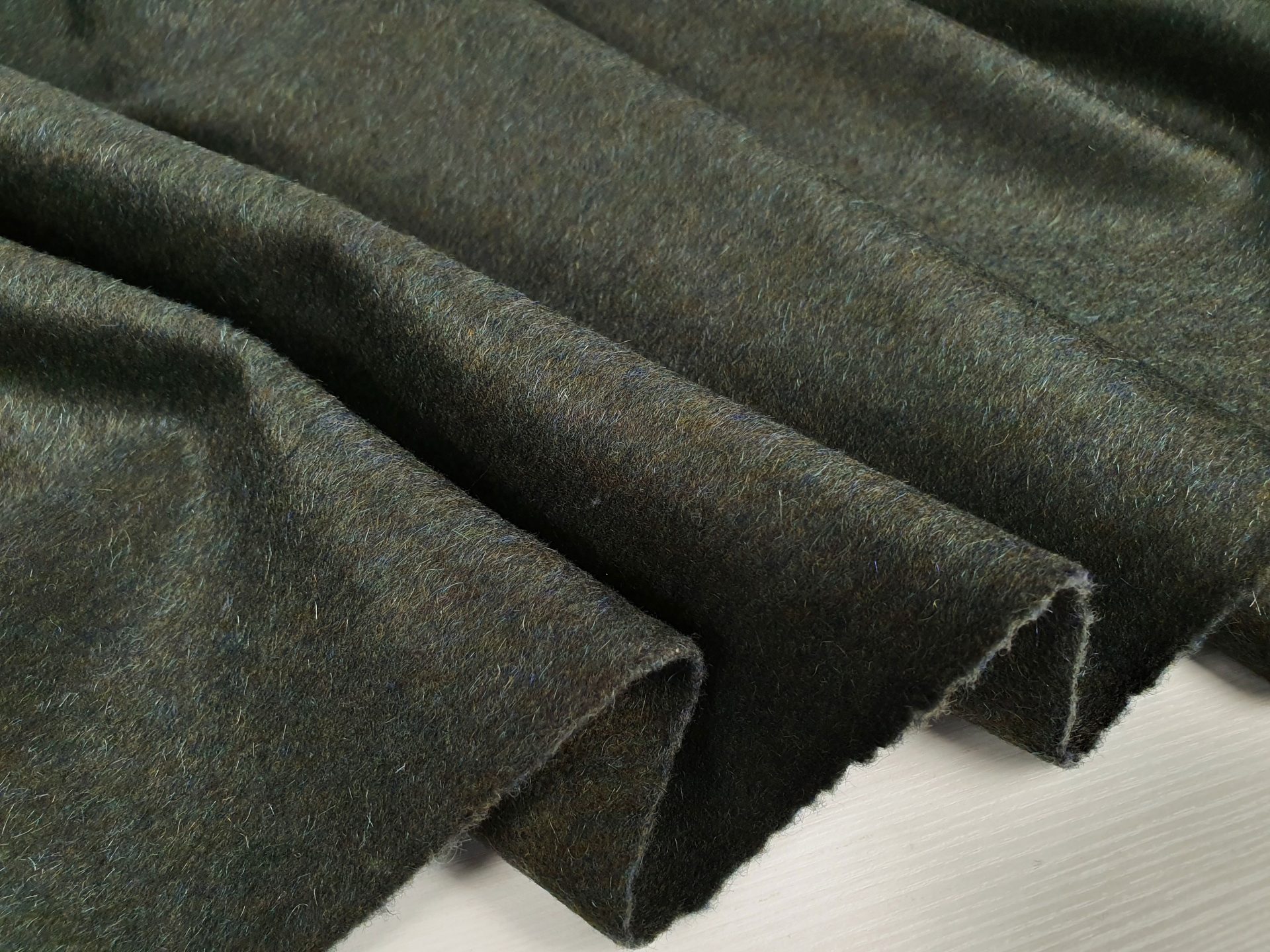 Mob Dislocation Bat Stofa verde militar din lana virgina 100% - Evelin Textile