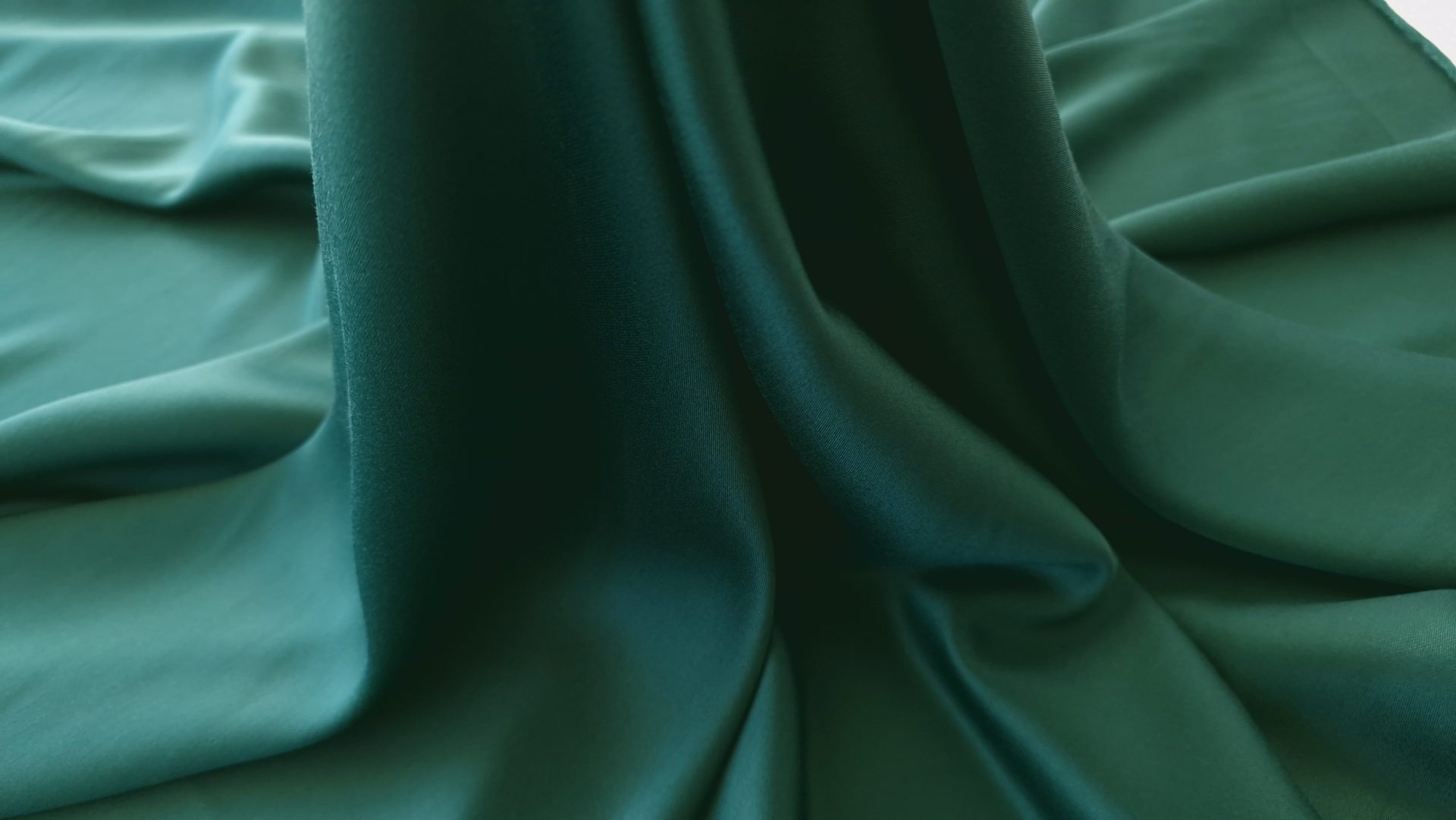 Tesatura verde cu matase naturala si bumbac evelin textile