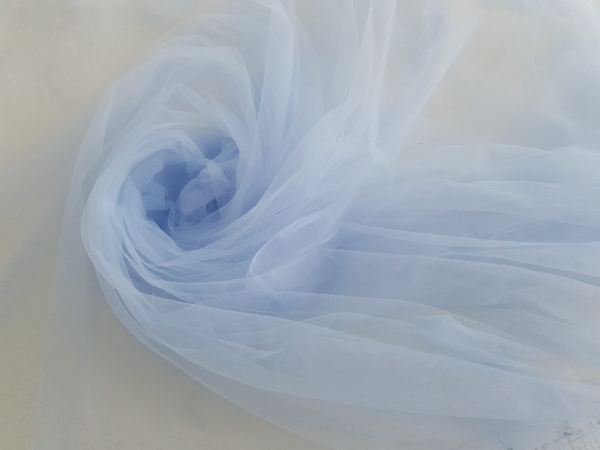 Tulle fin baby blue