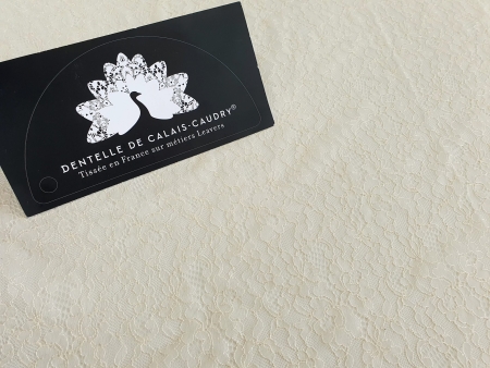 Bordura crem din dantela frantuzeasca