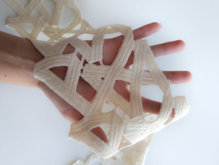 Aplicatie din lana brodata,