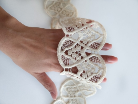 Aplicatie din lana brodata - latime 7.5cm