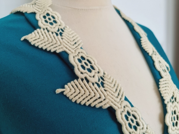 Bordura ingusta decorativa din lana nature