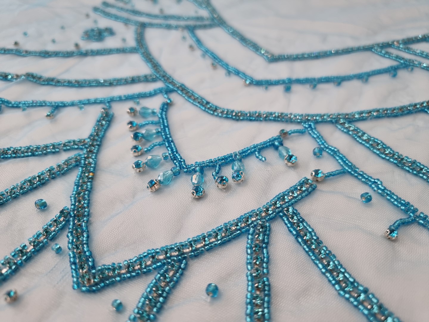 Rochie lunga realizata manual din panouri - imagine 9