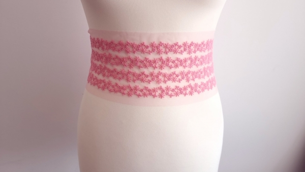 Bordura decorativa din dantela roz - latime 12 cm