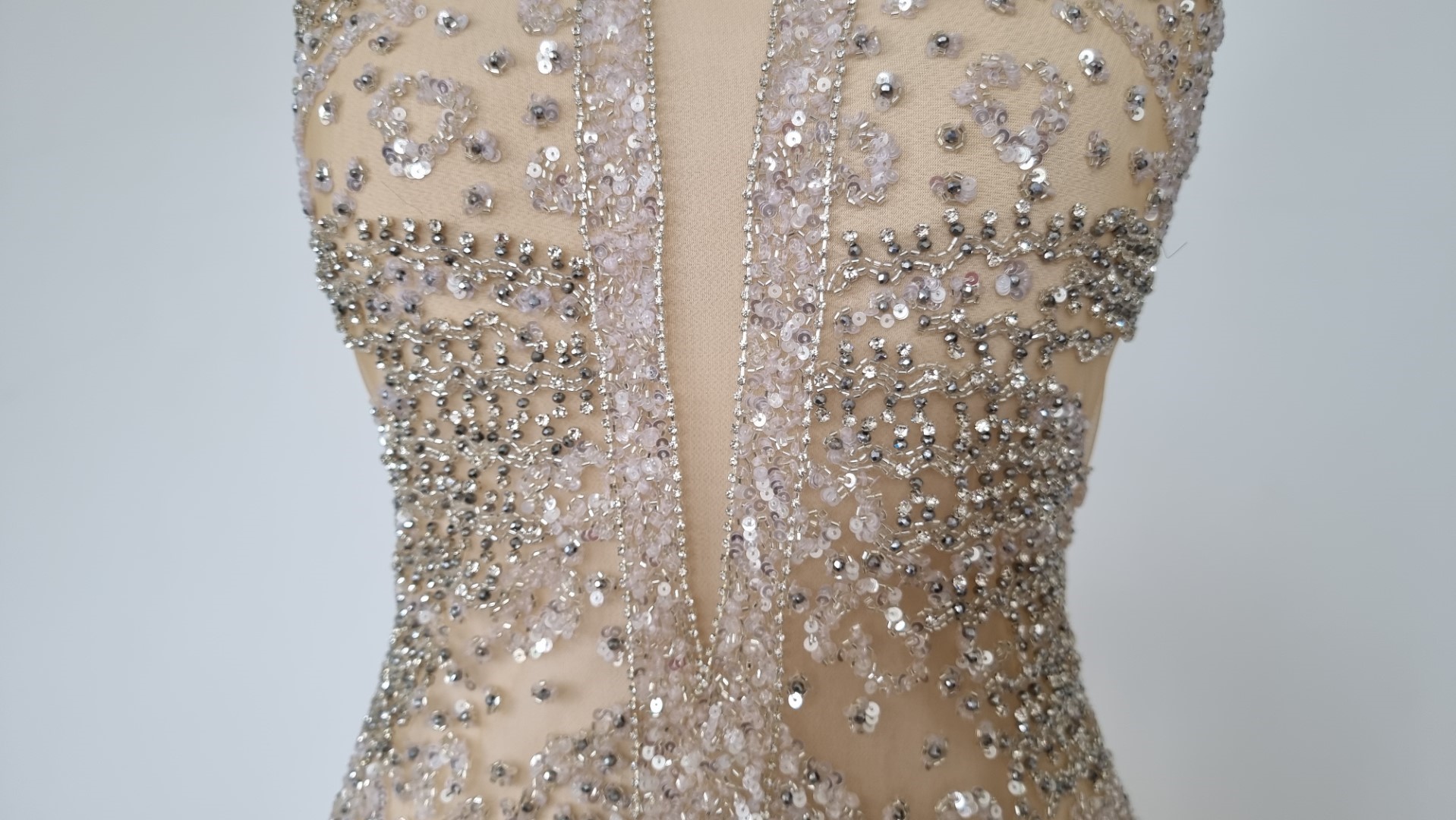 Rochie lunga accesorizata manual - panouri - imagine 3