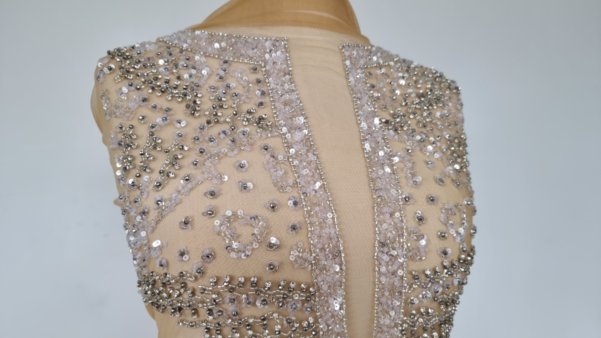 Rochie lunga accesorizata manual - panouri - imagine 5