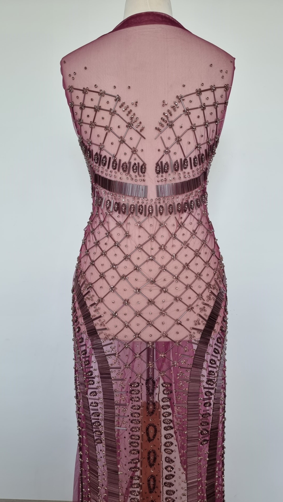 Rochie visinie lunga lucrata manual din panouri accesorizate - imagine 7