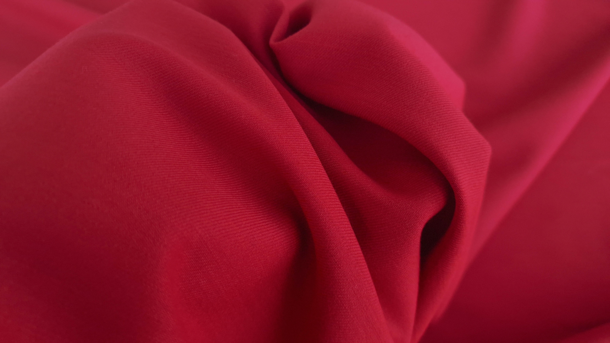 Stofita rosie din lana si elastan