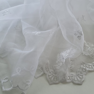 Tulle brodat ivory