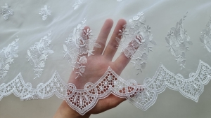 tulle ivory brodat pentru trenă de rochie de mireasă – Evelin Textile