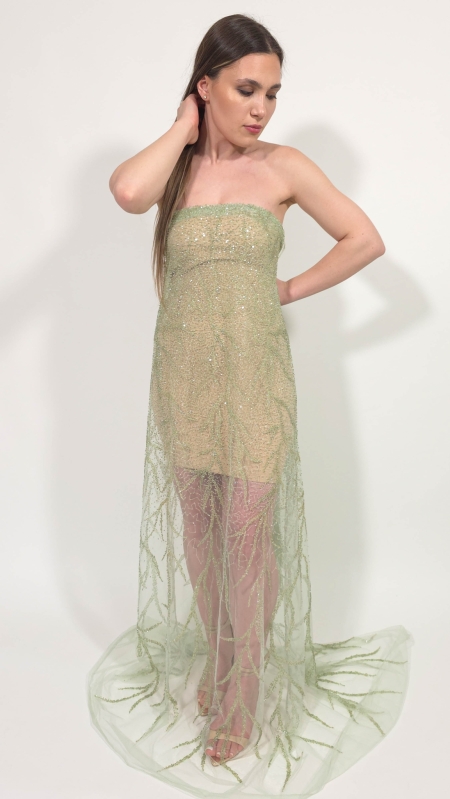 Broderie verde pal accesorizata