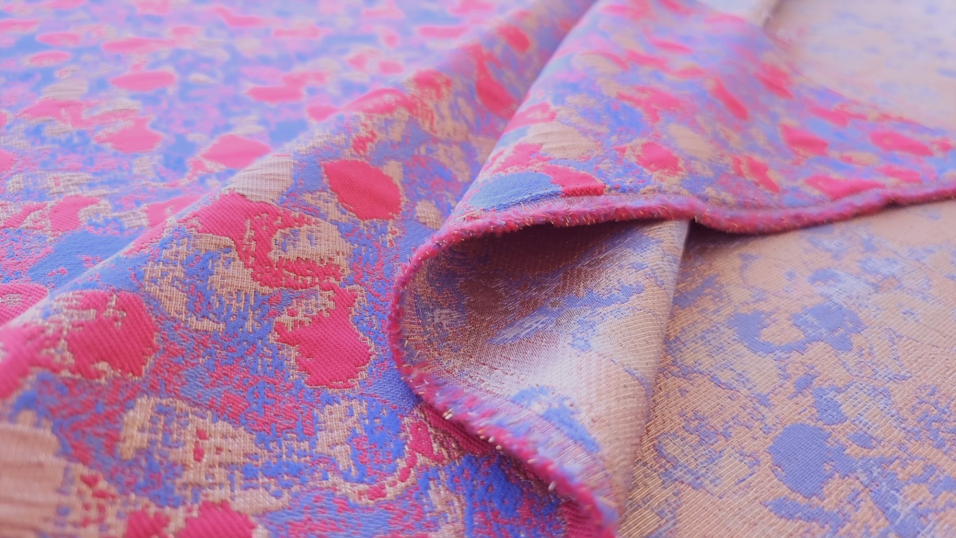 Brocard multicolor cu fir metalizat - imagine 6