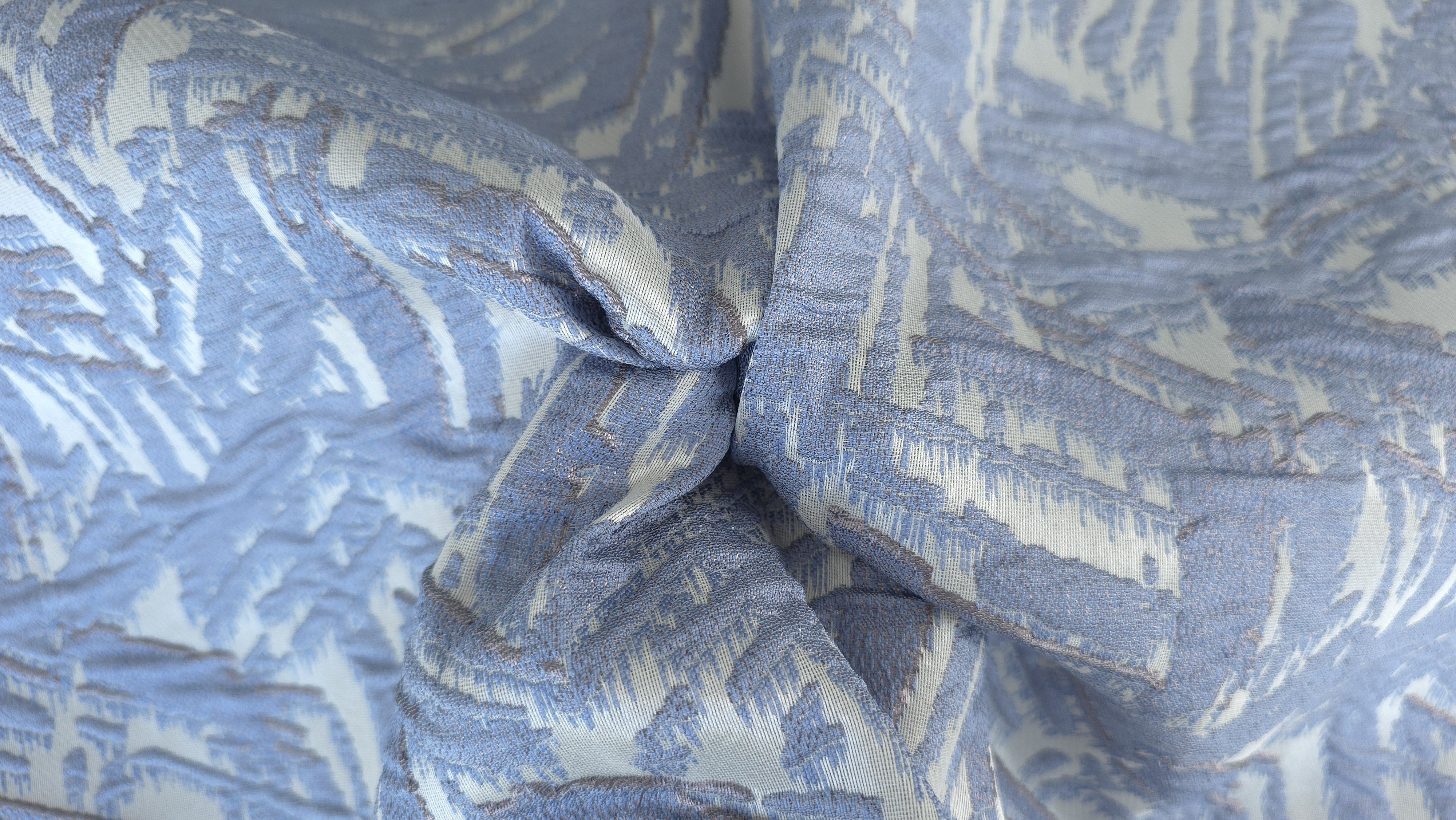 brocart argintiu bleu cu textura reliefata evelin textile (3)