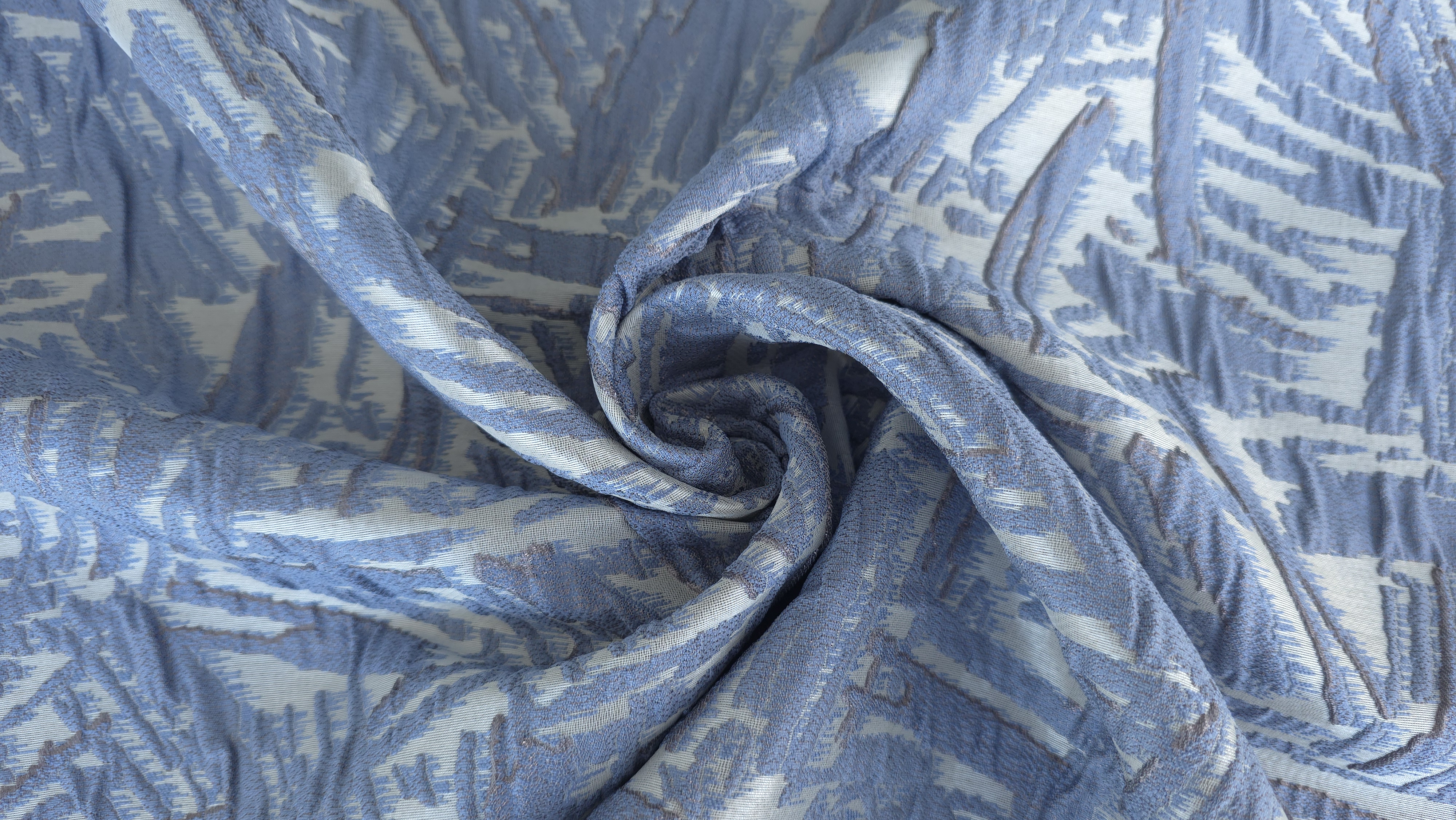 brocart argintiu bleu cu textura reliefata evelin textile (4)