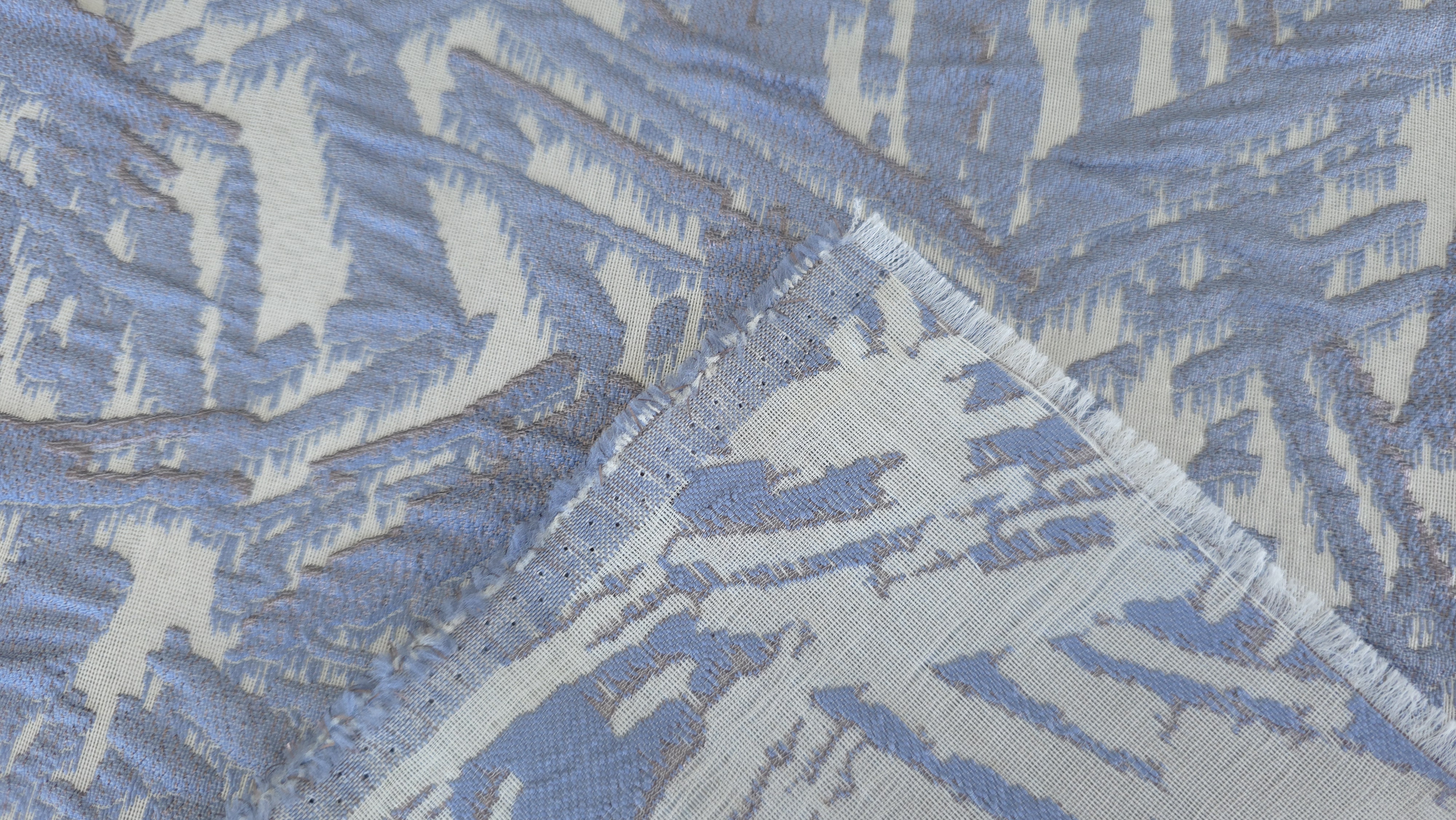 brocart argintiu bleu cu textura reliefata evelin textile (6)