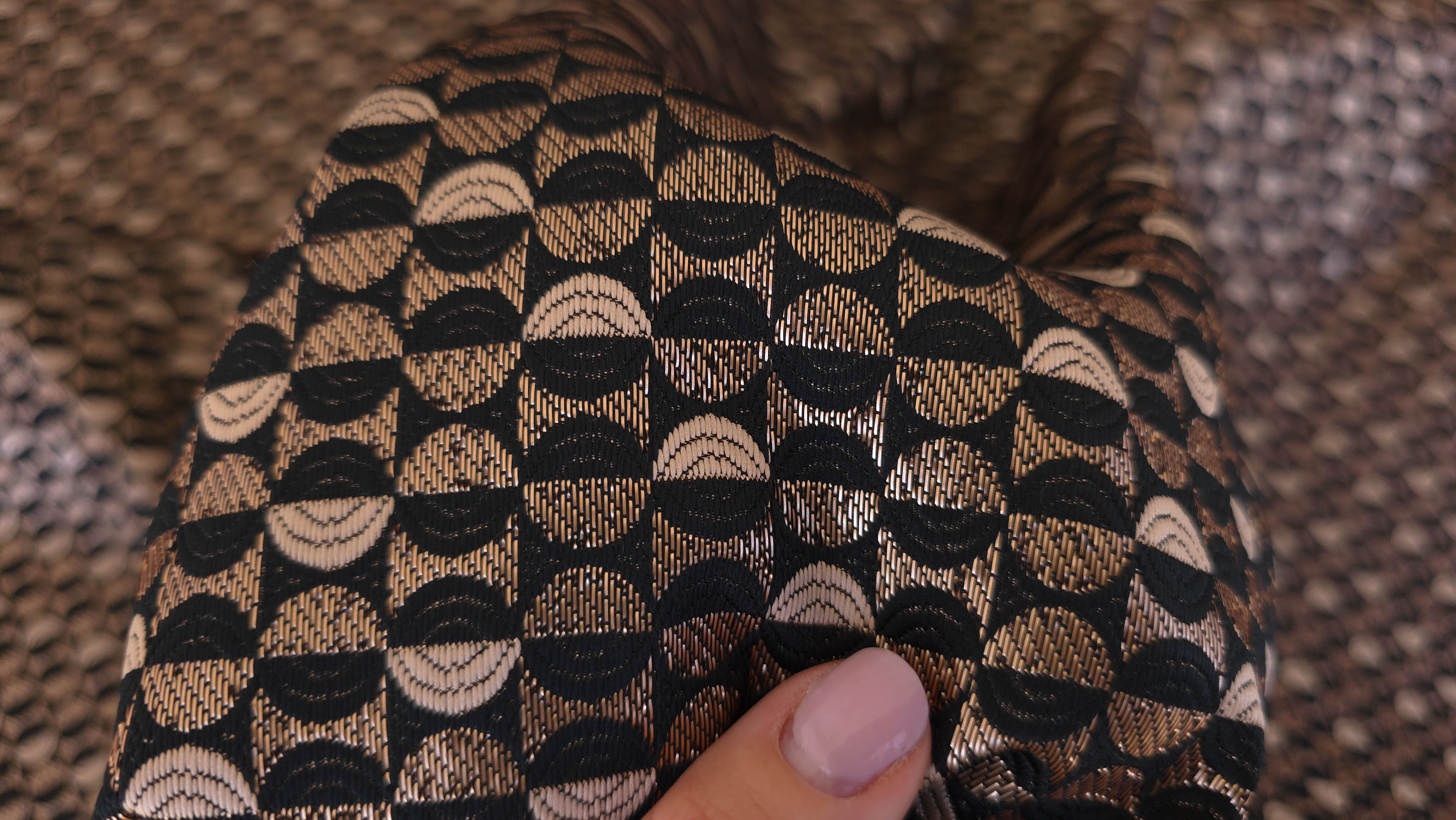 jacquard geometric negru auriu cu textura evelin textile (4)