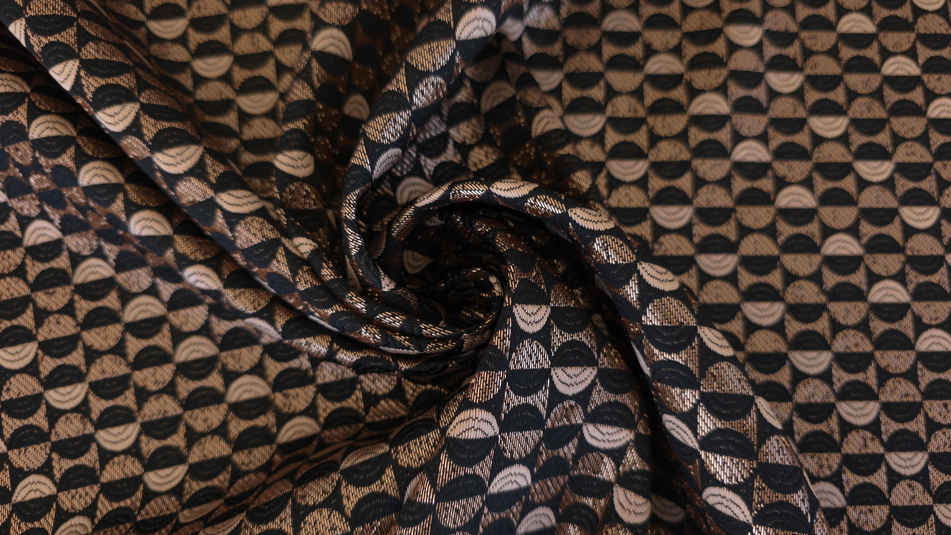 jacquard geometric negru auriu cu textura evelin textile (5)