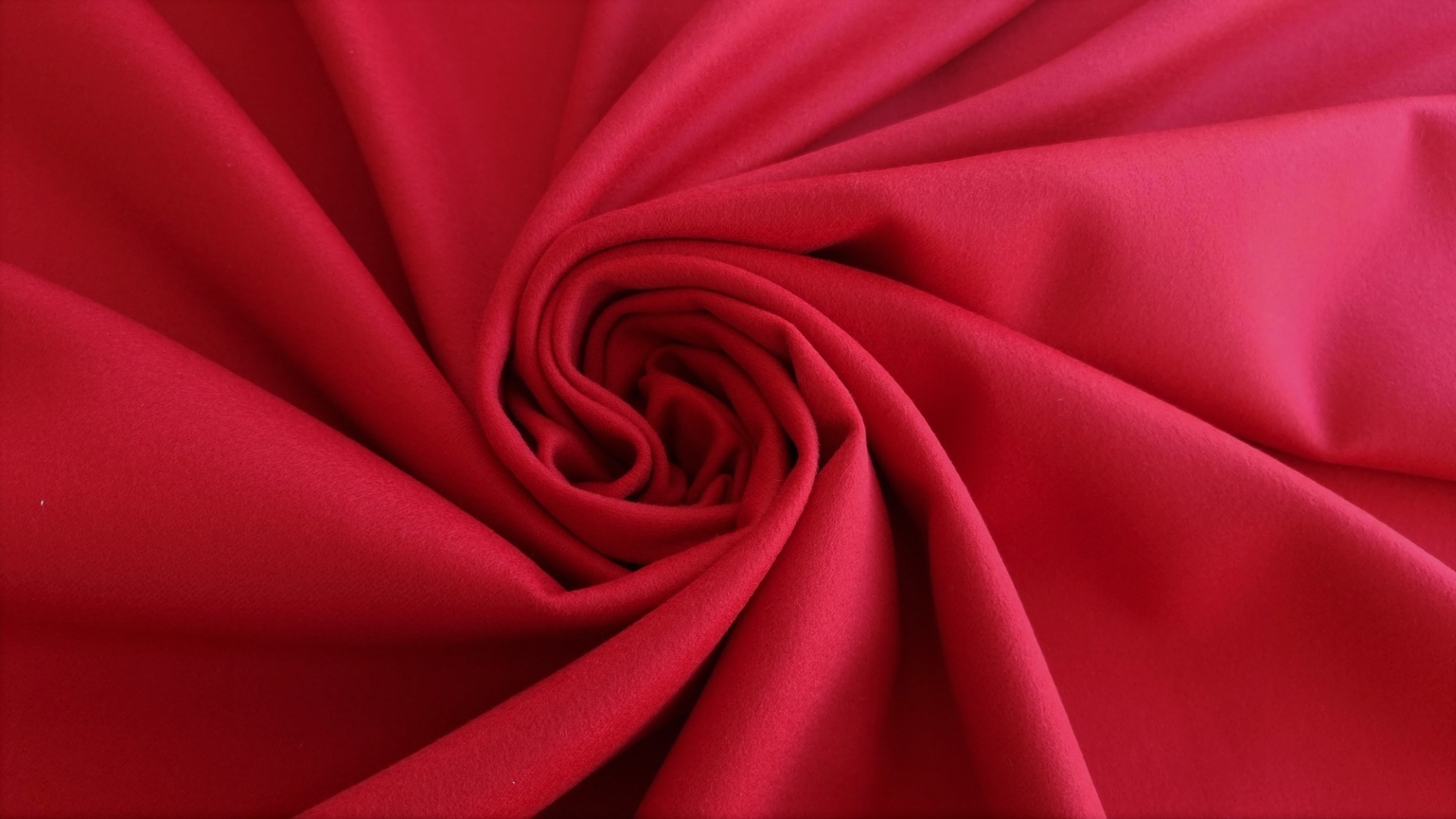 stofa-din-casmir-si-lana-virgina-amaranth-red