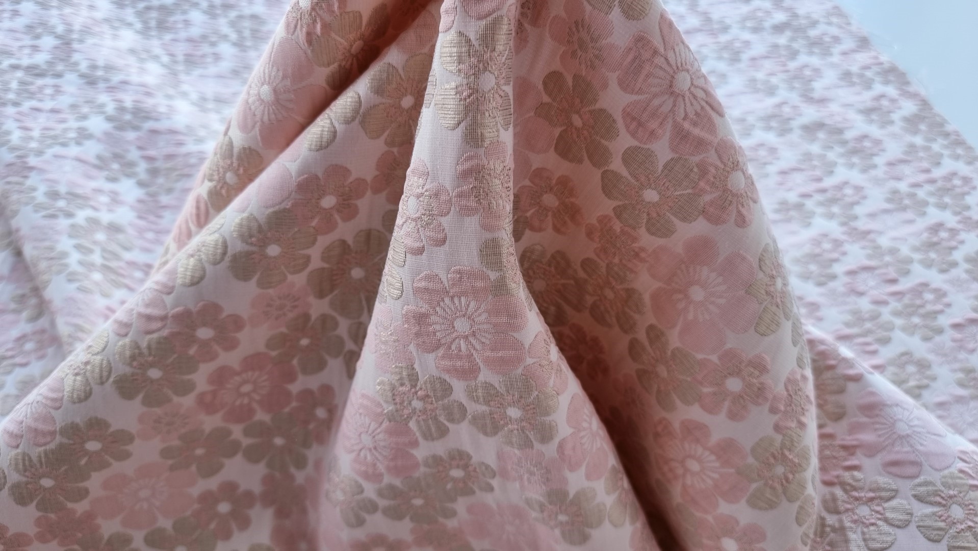 Brocard cu fir metalizat rose gold - imagine 4