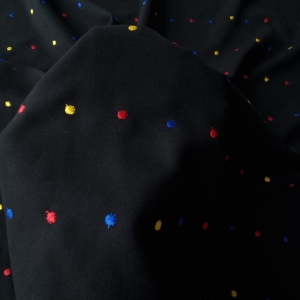 Stofa neagra din lana cu buline multicolore brodate LV85205