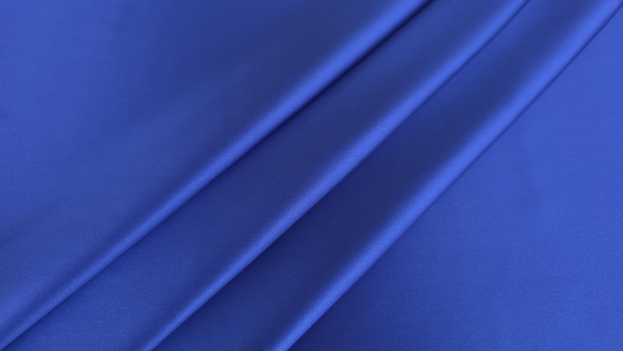 Satin albastru cobalt din mătase naturală