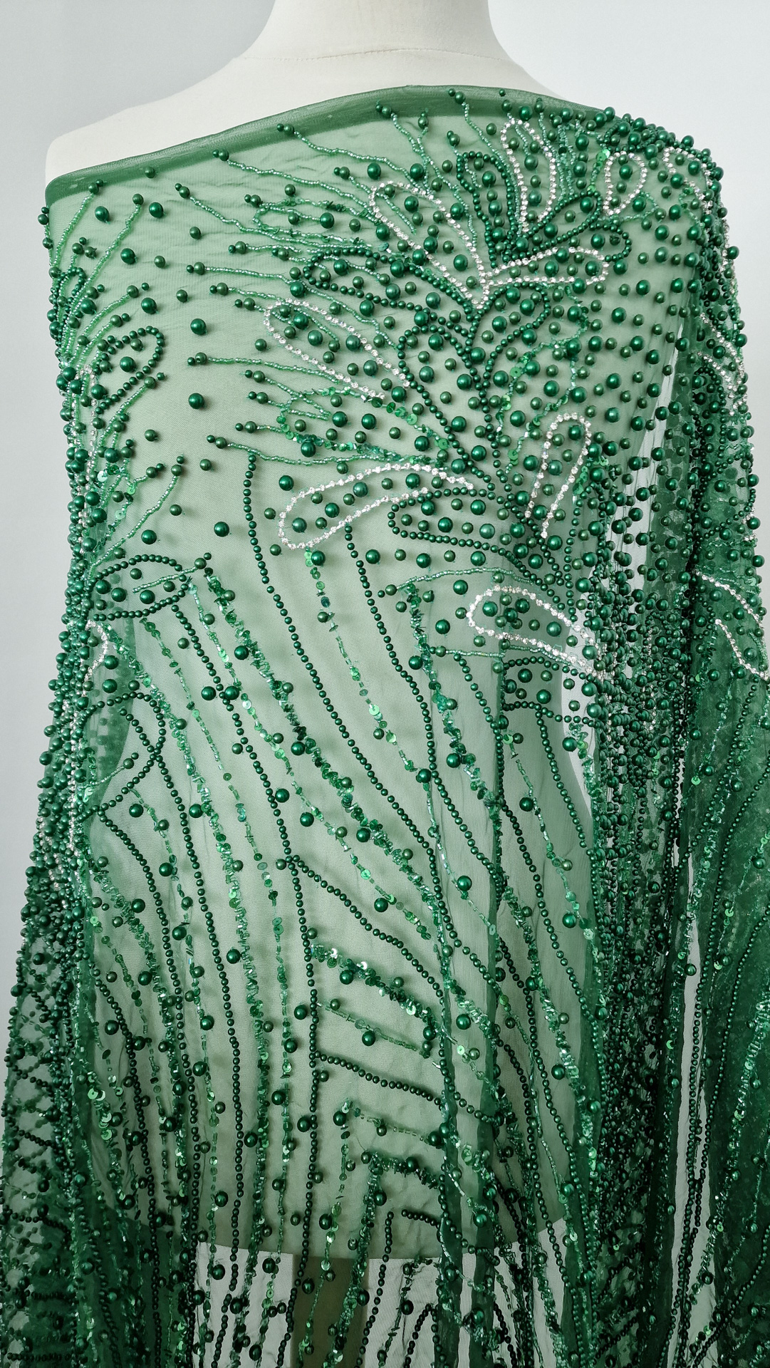 Broderie verde smarald accesorizata manual - imagine 5