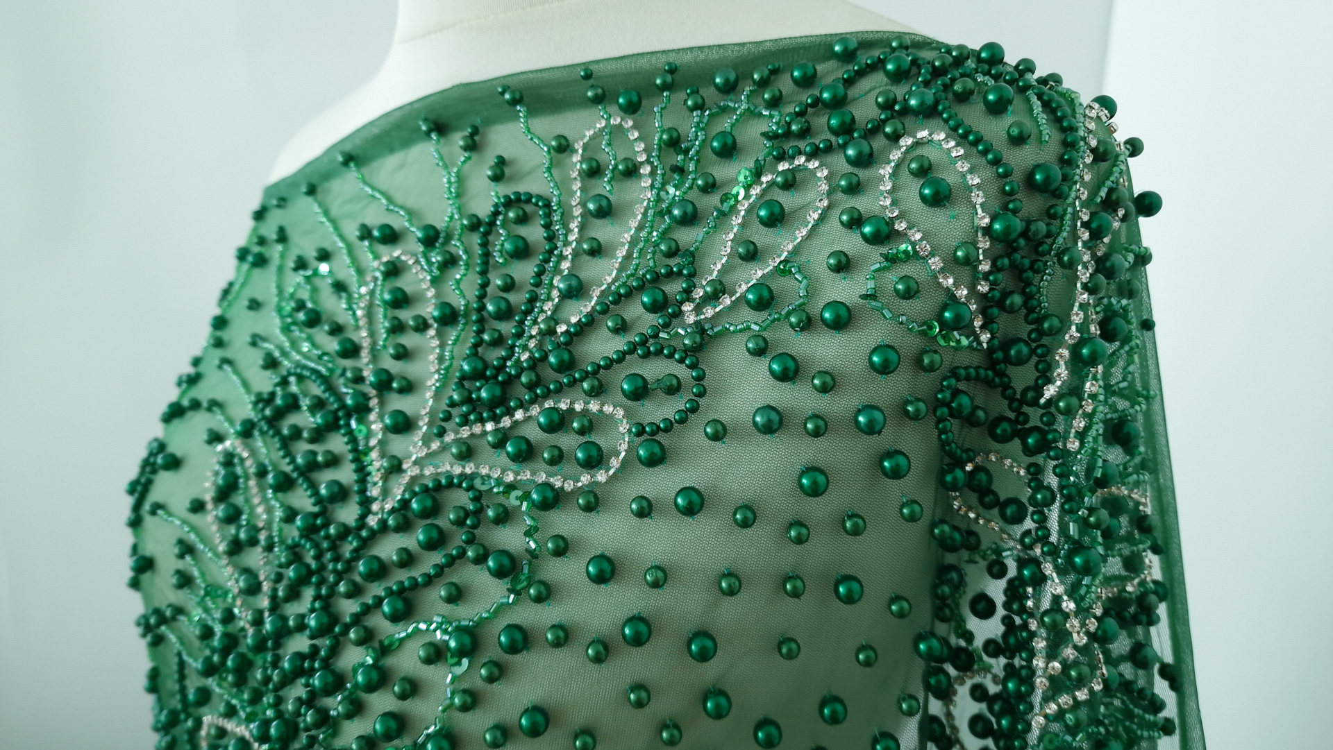 Broderie verde smarald accesorizata manual - imagine 7