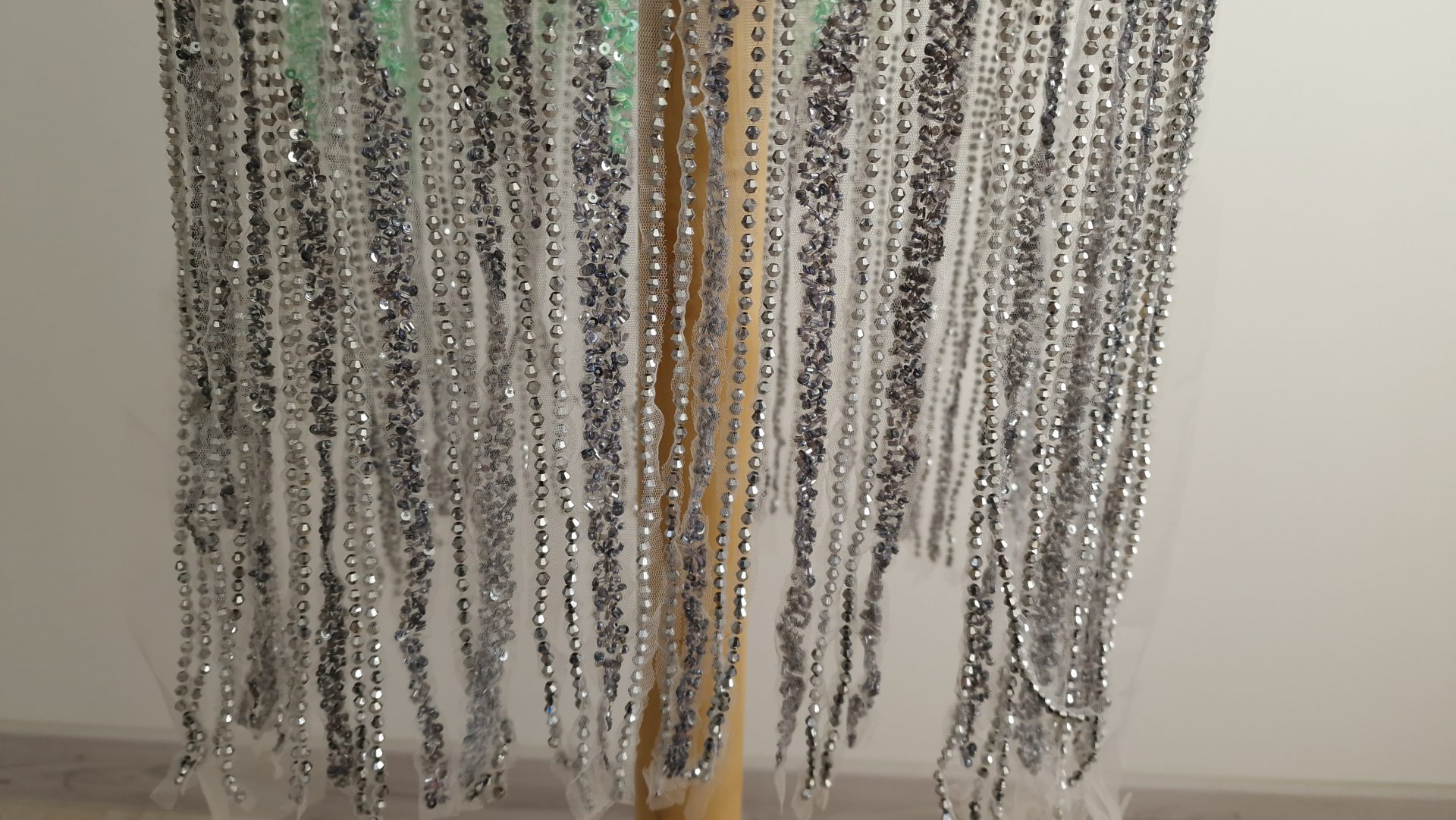 Rochie scurta realizata manual din panouri Everleigh - imagine 7