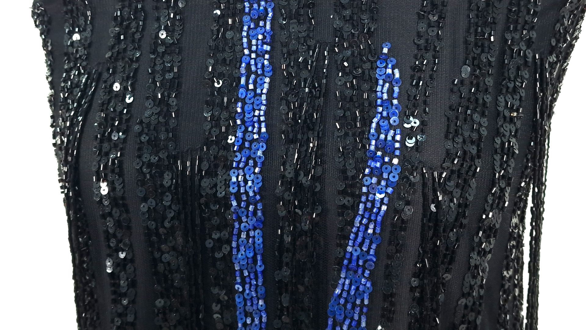 Broderie neagra cu franjuri din margele - imagine 5