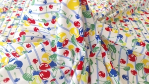 Poplin din bumbac elastic Multicolored Cherries GUC1269