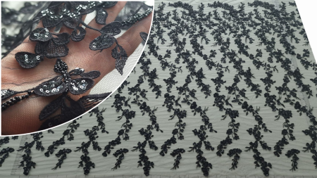 Broderie neagra cu flori din micropaiete si margelute