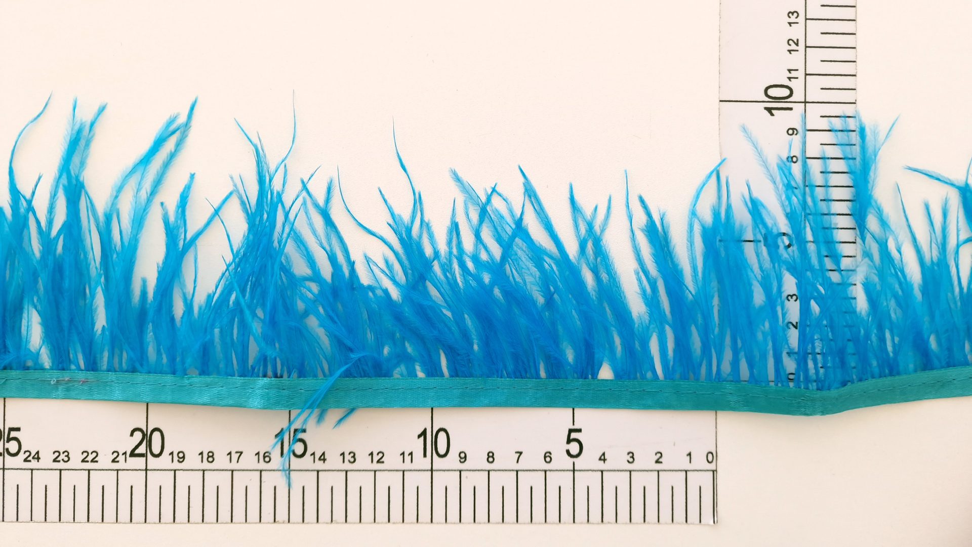 Banda din fulgi naturali de strut albastru-turcoaz - imagine 3