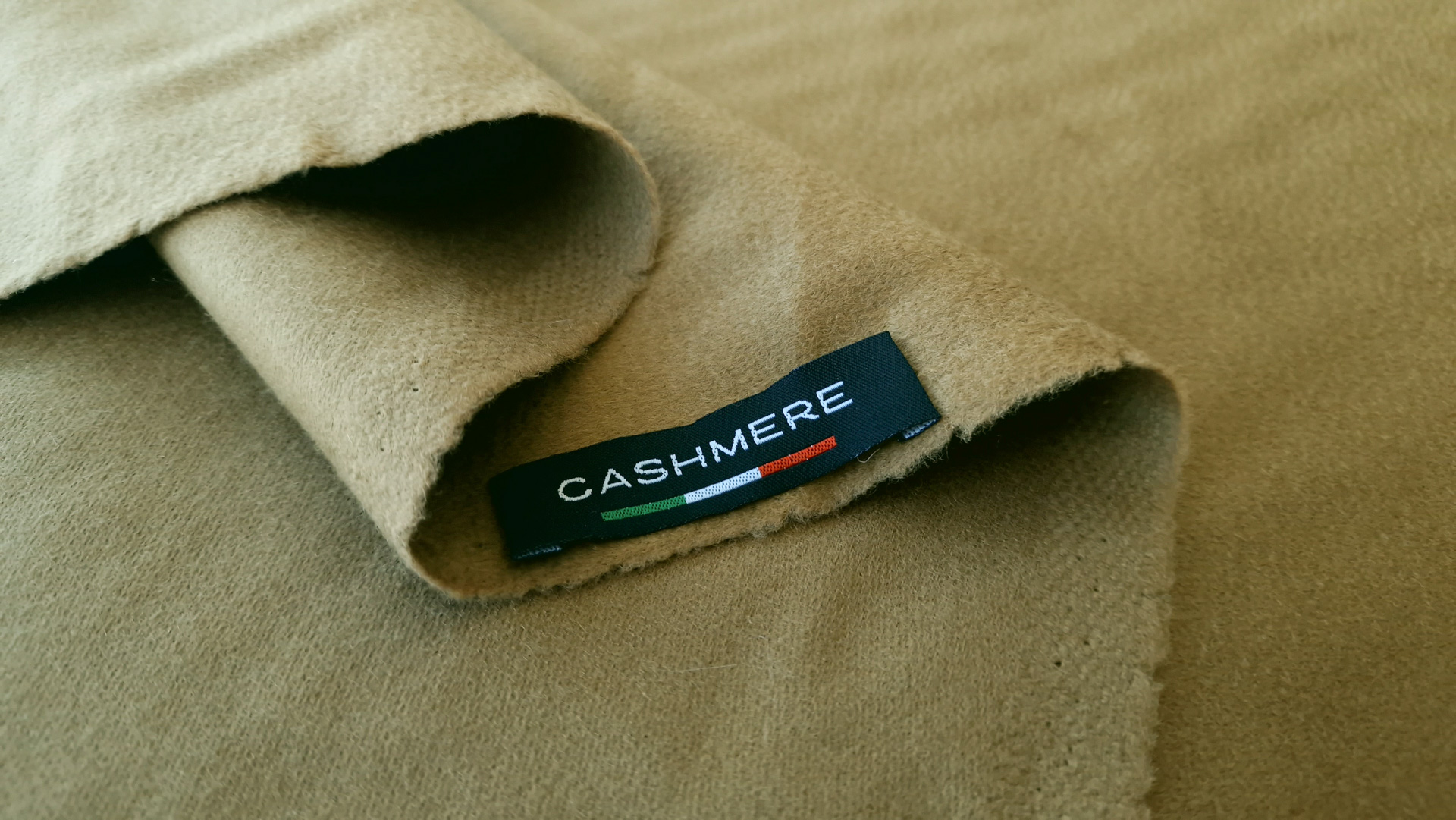 Stofa medie din casmir pur kaki deschis AKR85410 - imagine 3