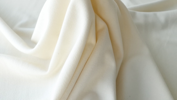 Stofa groasa alb-unt din lana 100% pentru paltoane