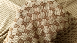 Jacquard cu bumbac si in model monograma GUC1561