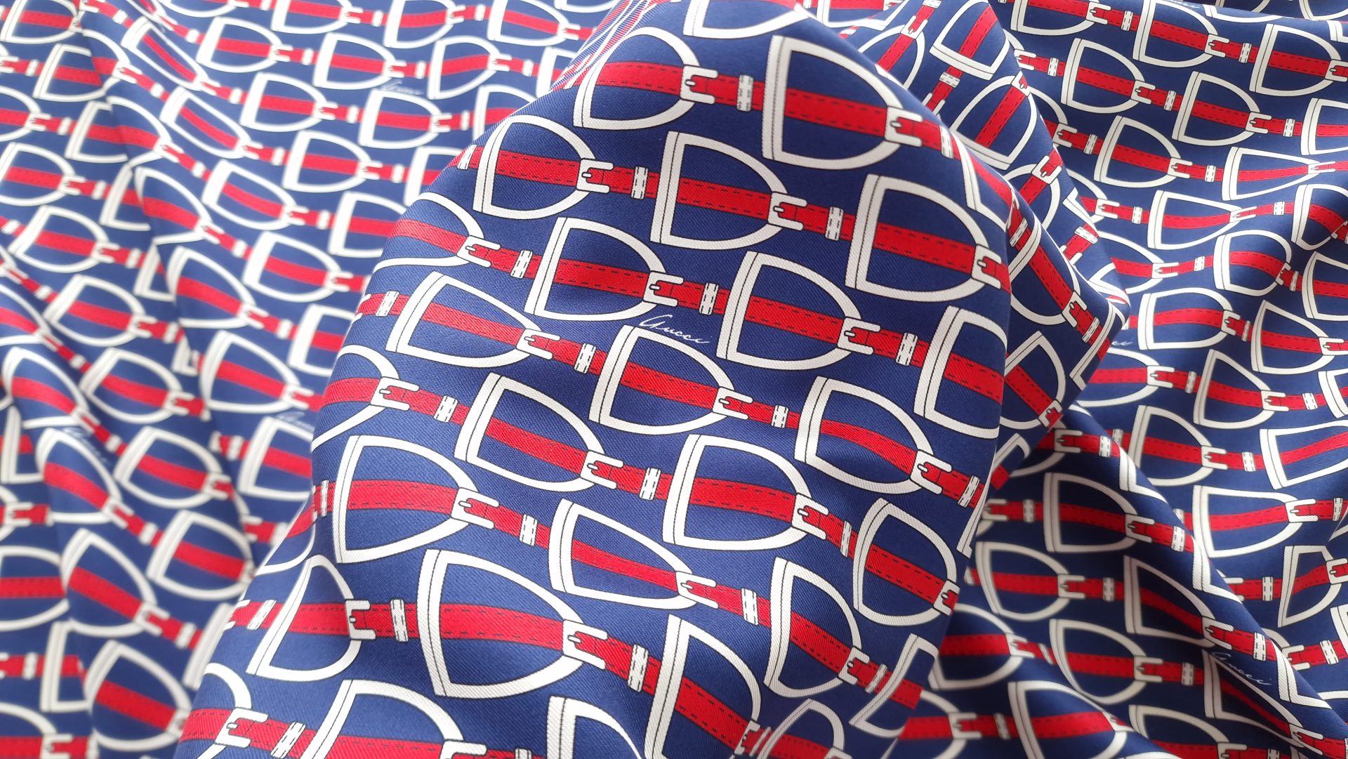 Twill din matase naturala multicolora cu monograma GUC1554 - imagine 3