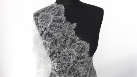 dantela frantuzeasca argintie cu vascoza 80125 8