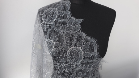 dantela gri cu fir metalic bordura 80126 7