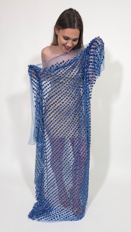 Broderie albastra cu pietre aplicate manual pe tulle