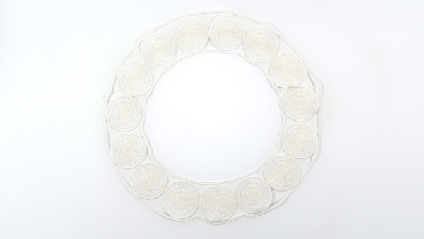 Aplicatie decorativa circulara ivoire din vascoza si bumbac