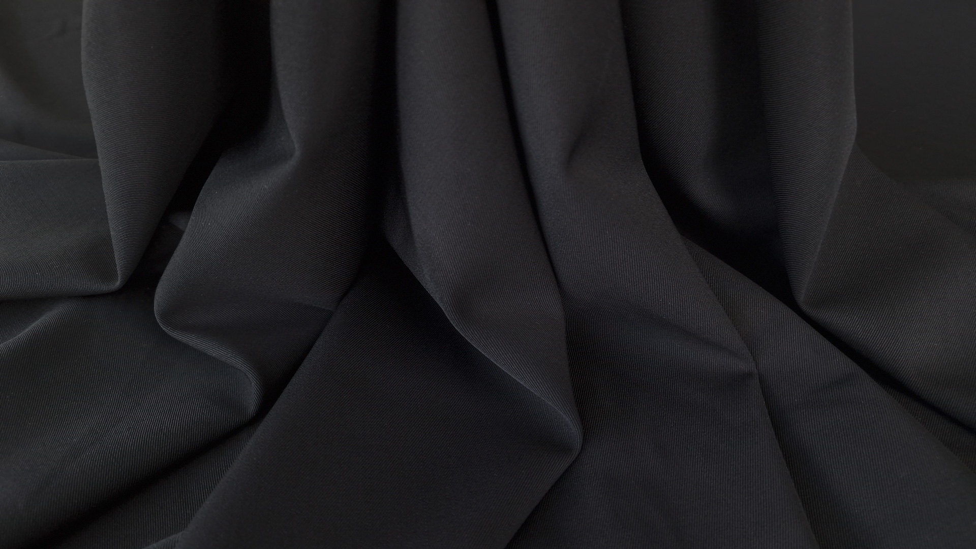 Stofa neagra subtire din lana si elastan pentru costume