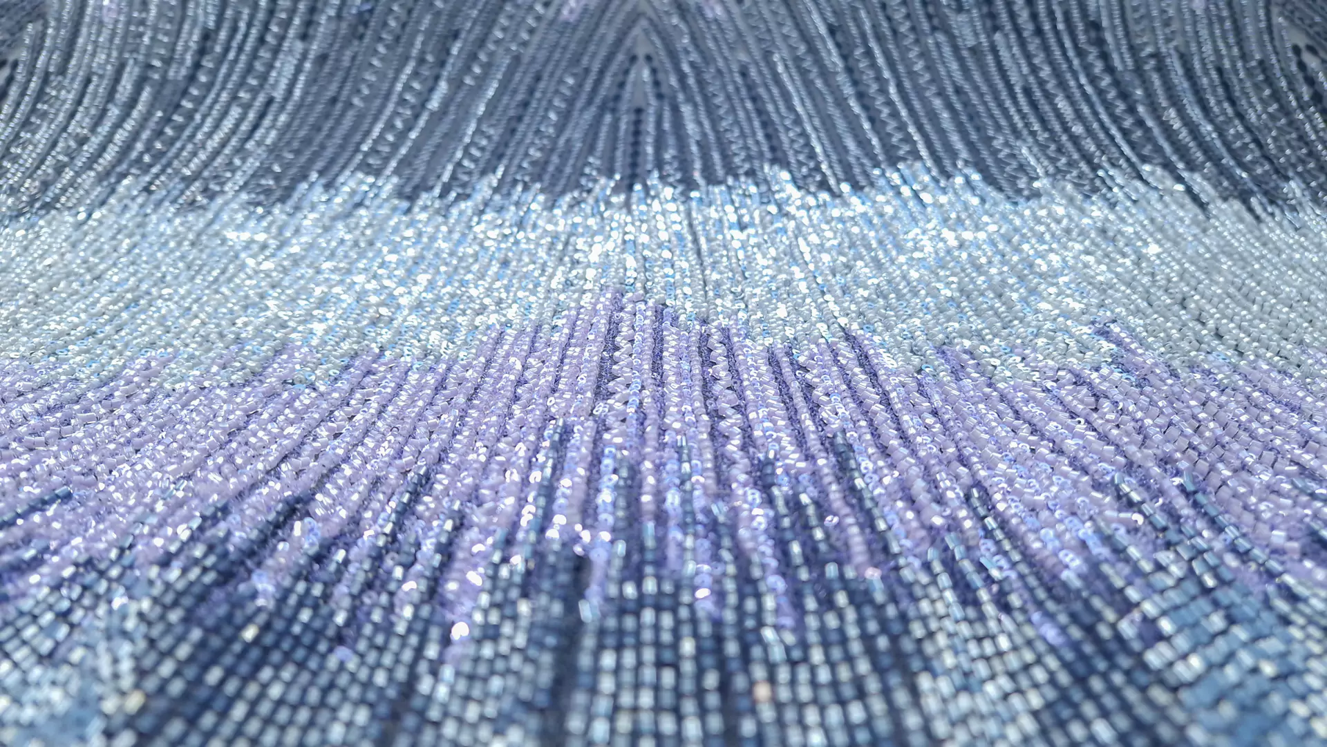 Dantela pe tulle bleumarin accesorizata multicolor - imagine 12