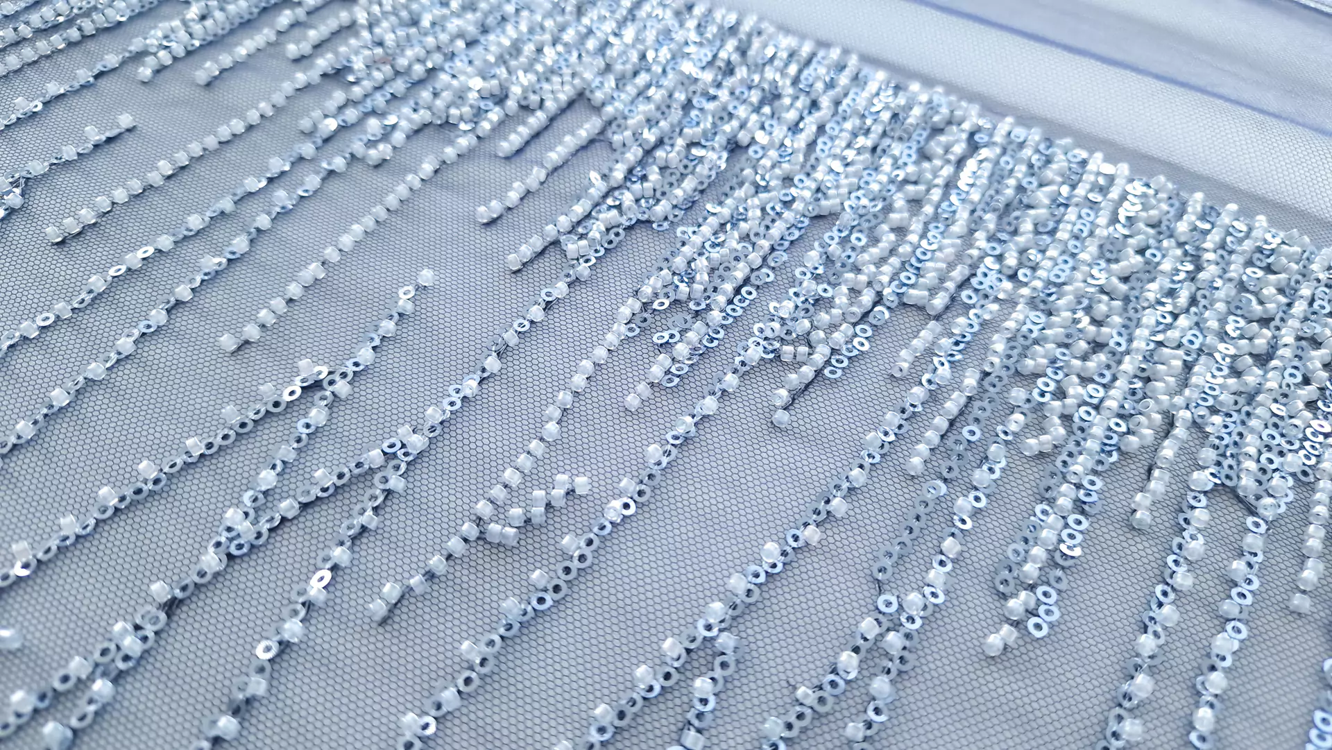 Dantela pe tulle bleumarin accesorizata multicolor - imagine 15