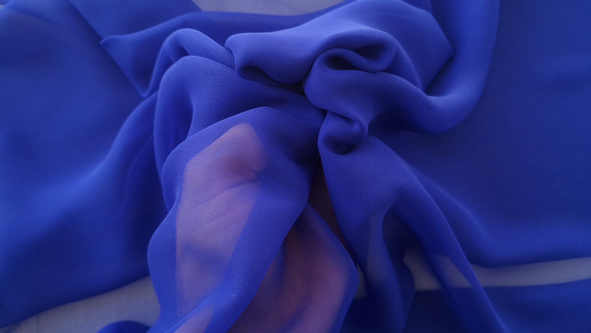 Voal Georgette din matase naturala albastru - imagine 4